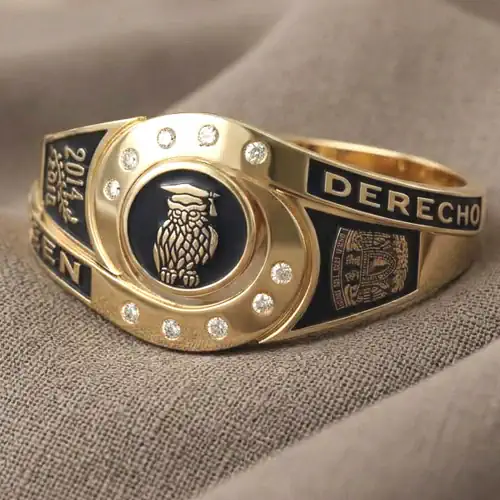 Anillo de graduación estilo alianza doble de oro 10k con piedras blancas