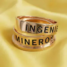 Anillo de graduación alianza doble modelo belladona ingenieria en mineria oro 14k