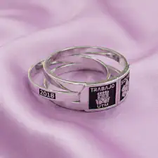 Anillo de graduación alianza doble modelo vauki trabajo social plata 925