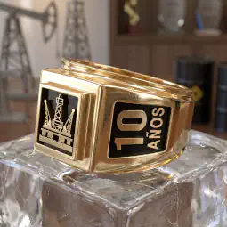 Anillo empresarial modelo del prado chico en oro pulido