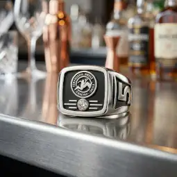 Anillo empresarial oro blanco modelo tradicional chico