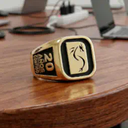 Anillo empresarial modelo tradicional oro 18k